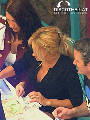 Pamela Anderson Autogrammstunde - Lugner City - Do 27.02.2003 - 111