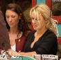 Pamela Anderson Autogrammstunde - Lugner City - Do 27.02.2003 - 121