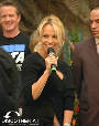 Pamela Anderson Autogrammstunde - Lugner City - Do 27.02.2003 - 13