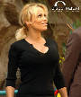 Pamela Anderson Autogrammstunde - Lugner City - Do 27.02.2003 - 56