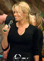 Pamela Anderson Autogrammstunde - Lugner City - Do 27.02.2003 - 61