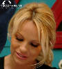 Pamela Anderson Autogrammstunde - Lugner City - Do 27.02.2003 - 90