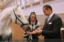 Katie Price - Hofreitschule - Mi 10.02.2010 - 25