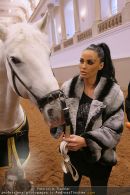 Katie Price - Hofreitschule - Mi 10.02.2010 - 28