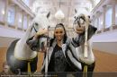 Katie Price - Hofreitschule - Mi 10.02.2010 - 32