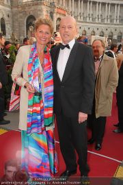 Romy Gala - Red Carpet - Hofburg - Sa 16.04.2011 - 14