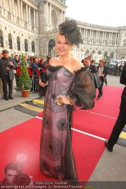 Romy Gala - Red Carpet - Hofburg - Sa 16.04.2011 - 40