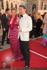 Romy Gala - Red Carpet - Hofburg - Sa 16.04.2011 - 61