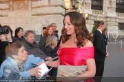 Romy Gala - Red Carpet - Hofburg - Sa 16.04.2011 - 80