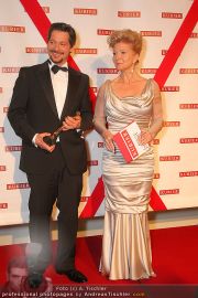 Romy Gala - Awards - Hofburg - Sa 16.04.2011 - 40