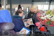Brigitte Nielsen Ankunft - Flughafen Schwechat - Di 14.02.2012 - 34