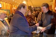 Roger Moore Ankunft - Flughafen - Mi 15.02.2012 - 21