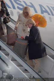 Pamela Anderson - Flughafen Wien - So 04.03.2012 - 9