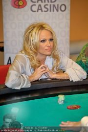 Pamela Anderson - Lugner City - Mo 05.03.2012 - 94