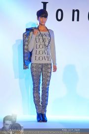 Jones Fashionshow - MGC Messe - Mo 10.09.2012 - 79