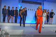 Jones Fashionshow - MGC Messe - Mo 10.09.2012 - 93