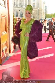 Romy Gala - Red Carpet - Hofburg - Sa 21.04.2012 - 24