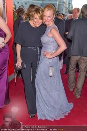 Romy Gala - Red Carpet - Hofburg - Sa 21.04.2012 - 45