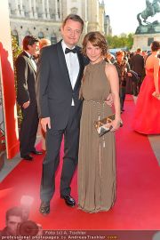 Romy Gala - Red Carpet - Hofburg - Sa 21.04.2012 - 8