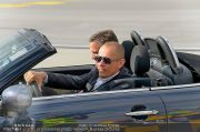 Lifeball Flieger 1 - Flughafen - Fr 24.05.2013 - 1