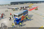 Lifeball Flieger 1 - Flughafen - Fr 24.05.2013 - 16