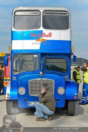 Lifeball Flieger 1 - Flughafen - Fr 24.05.2013 - 17