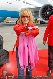 Lifeball Flieger 1 - Flughafen - Fr 24.05.2013 - 35