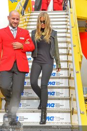 Lifeball Flieger 1 - Flughafen - Fr 24.05.2013 - 40
