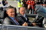 Lifeball Flieger 1 - Flughafen - Fr 24.05.2013 - 6