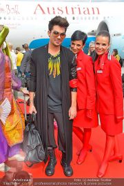 Lifeball Flieger 1 - Flughafen - Fr 24.05.2013 - 75