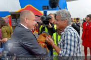 Lifeball Flieger 1 - Flughafen - Fr 24.05.2013 - 87