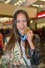 Ankunft Miss Earth - Flughafen - Fr 20.12.2013 - 3