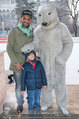 SuperFit - Rathausplatz - Mi 26.02.2014 - Fadi MERZA mit Neffe Georg und Eisbr2