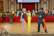 Dancer against Cancer - Hofburg - Sa 05.04.2014 - Ferdinand FISCHER268