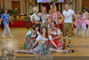 Dancer against Cancer - Hofburg - Sa 05.04.2014 - Verena PFLGER, Amina DAGI, Marin FINGER, Philipp KNEFZ359