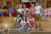 Dancer against Cancer - Hofburg - Sa 05.04.2014 - Verena PFLGER, Amina DAGI, Marin FINGER, Philipp KNEFZ360