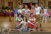 Dancer against Cancer - Hofburg - Sa 05.04.2014 - Verena PFLGER, Amina DAGI, Marin FINGER, Philipp KNEFZ361