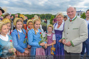 Sonnwendfahrt - Wachau - Sa 21.06.2014 - Erwin PR�LL mit Ehefrau Elisabeth (Sissi) und Kinderchor24