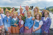 Sonnwendfahrt - Wachau - Sa 21.06.2014 - Erwin PRLL mit Ehefrau Elisabeth (Sissi) und Kinderchor26