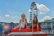 Christina Stürmer - Walk of Fame Madame Tussauds - Di 01.07.2014 - Christina STRMER mit Marylin Monroe Figur8