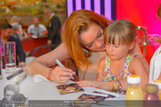 Lindsey Lohan PK und Autogrammstunde - PlusCity Linz - Sa 26.07.2014 - Lindsey LOHAN101