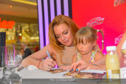 Lindsey Lohan PK und Autogrammstunde - PlusCity Linz - Sa 26.07.2014 - Lindsey LOHAN102