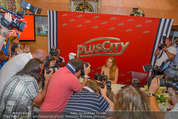 Lindsey Lohan PK und Autogrammstunde - PlusCity Linz - Sa 26.07.2014 - 33