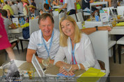 Beachvolleyball VIPs - Centrecourt Klagenfurt - So 03.08.2014 - Franz KLAMMER mit Ehefrau Eva6