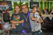 AustroPop Legenden - Summerstage - Mi 27.08.2014 - Rudi DOLZAL mit Kindern Benny und Rouby und Hund Merlin32