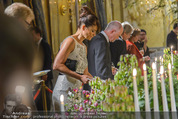 Re-Opening - Hotel Imperial - Di 16.09.2014 - Helena CHRISTENSEN beim Buffet173