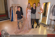 Miss World Einkleidung - LaHong Atelier - Mi 01.10.2014 - Nhut LA HONG, Julia FURDEA, Silvia SCHACHERMAYER, T. DUHOVICH26