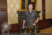 Wolfgang Fellner 60er - Park Hyatt Hotel - Mo 13.10.2014 - Andreas GABALIER backstage34