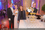 PK zum Silvesterball - Hofburg - Mi 15.10.2014 - Sektpyramide wird eingeschenkt, Alexandra KASZAY49