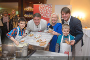 Promi Keksbacken - Parkhotel Schönbrunn - Di 02.12.2014 - Peter MOIZI, Brigitte KREN, Christian SPATZEK53